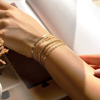 Linn - Kollektion av gyllene armband